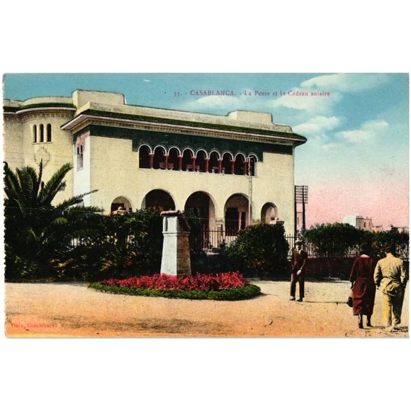 35. CASABLANCA. La Poste et le Cadran Solaire Postcard - Picture 1 of 2